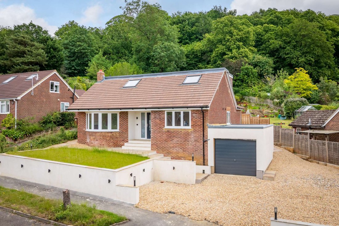 House in Guildford, England 2 - 18121529