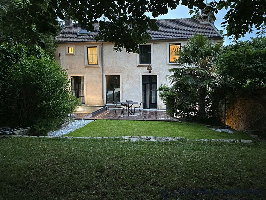 House in Montfort-l'Amaury, Ile-de-France, France 2 - 18119430