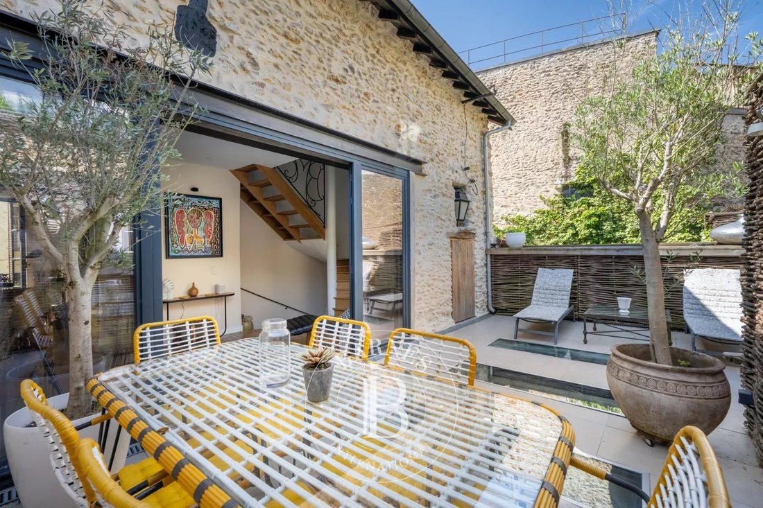 House in Montfort-l'Amaury, Ile-de-France, France 1 - 18119946