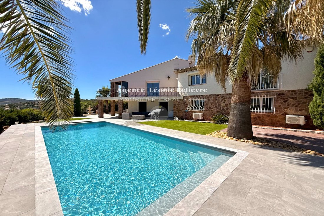 Villa in Les Issambres, Roquebrune-sur-Argens, France 2 - 18119638