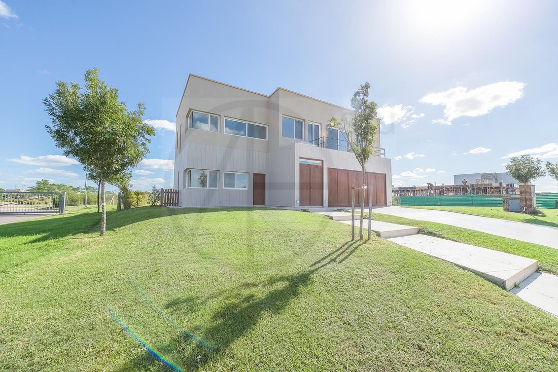 House in Belén de Escobar, Buenos Aires Province, Argentina 2 - 18120545
