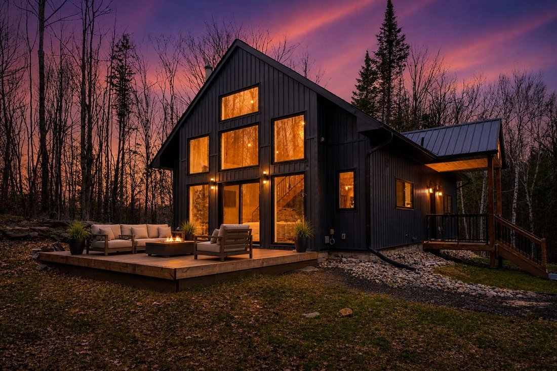 House in Eagle Lake, Ontario, Canada 1 - 18121192
