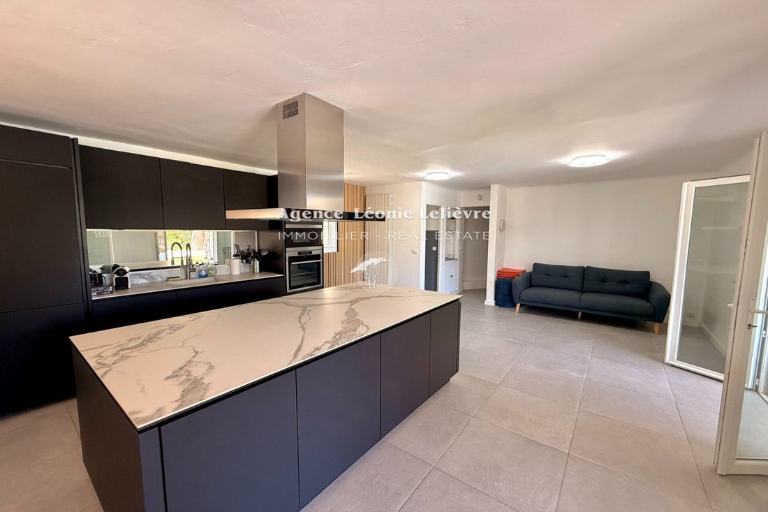 Villa in Les Issambres, Roquebrune-sur-Argens, France 3 - 18119638