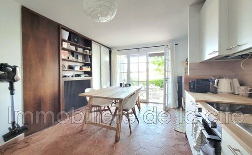 Appartamento a Grimaud, Provenza-Alpi-Costa Azzurra, Francia 1
