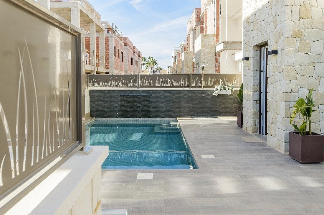 House in Los Montesinos, Valencian Community, Spain 2 - 18120634