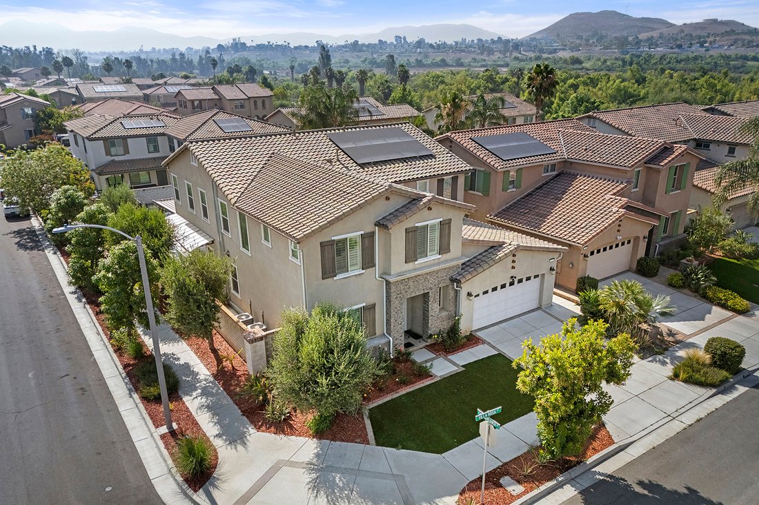House in Corona, California, United States 3 - 18083934