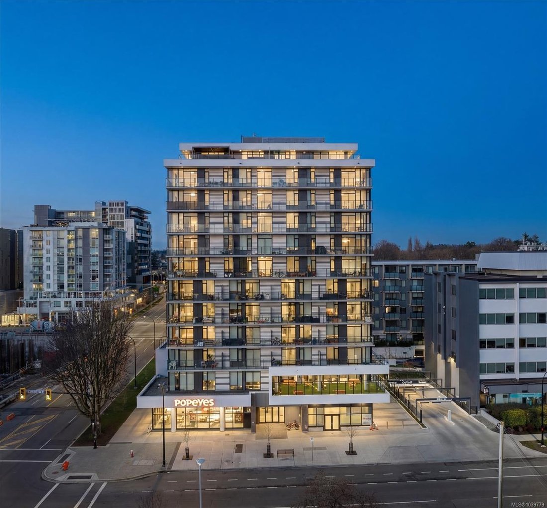 Condo in Victoria, British Columbia, Canada 2 - 18123630