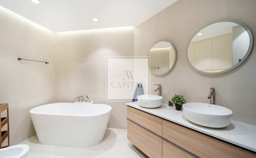 Apartment in Umm Suqeim, Dubai, United Arab Emirates 1