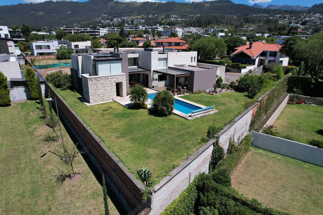 House in Quito, Pichincha, Ecuador 5 - 18120129