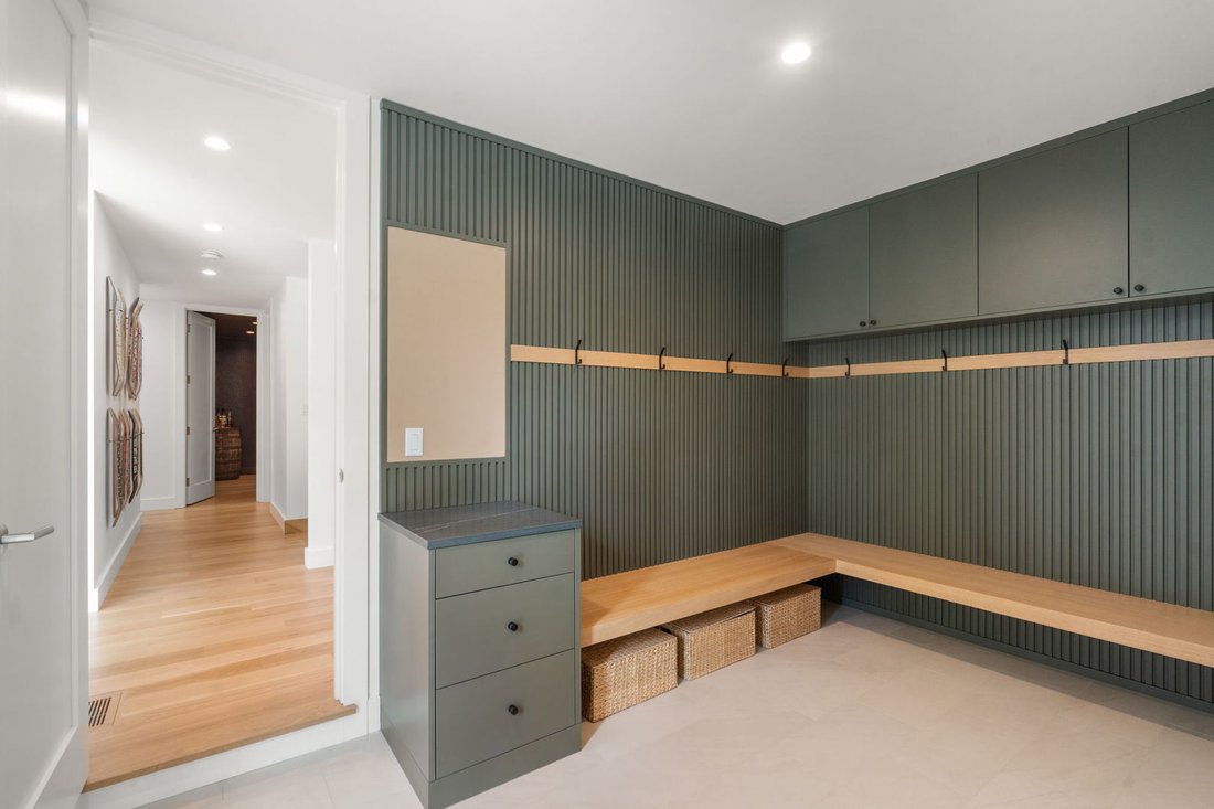 House in Newton, Massachusetts, United States 4 - 18123197