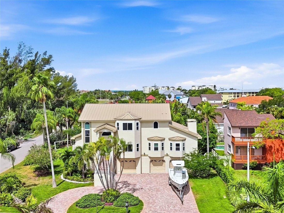 House in St. Petersburg, Florida, United States 1 - 17831473