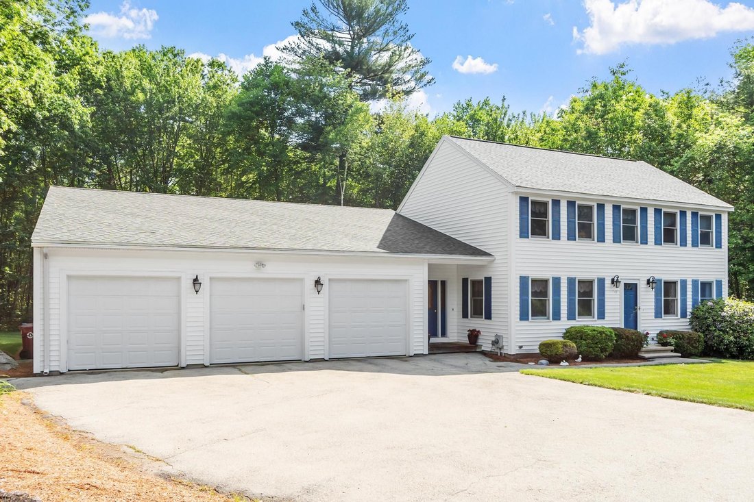 House in Tyngsborough, Massachusetts, United States 3 - 18120407