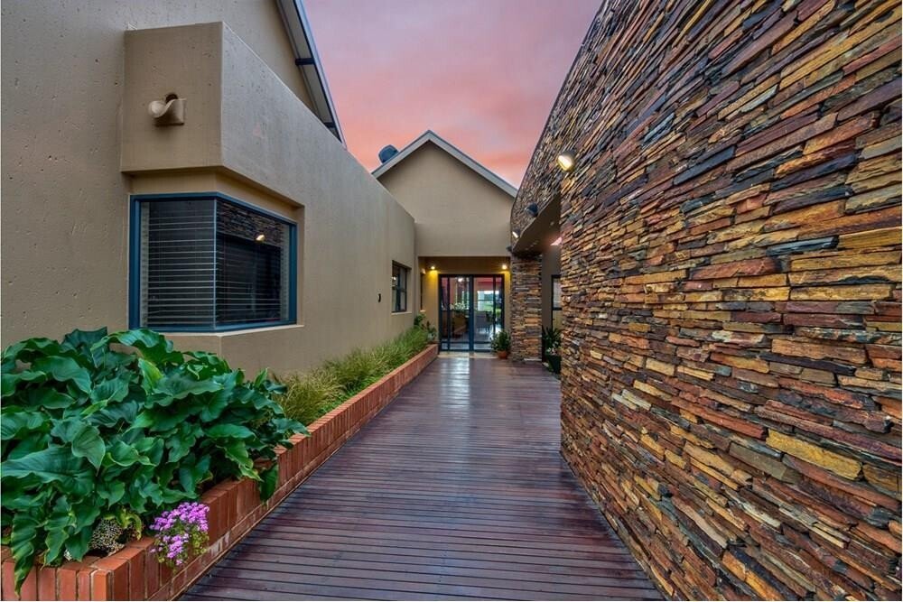 House in Bredell, Gauteng, South Africa 4 - 18123468