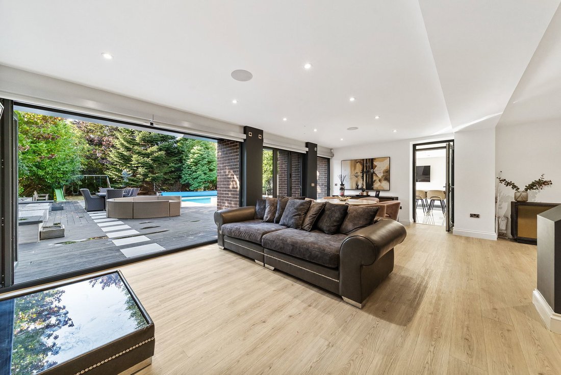 House in Fulwood Park, Liverpool, England 2 - 18124777