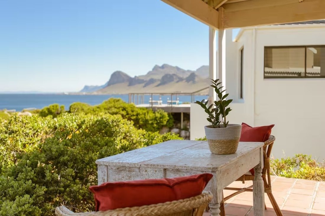 House in Overstrand Local Municipality, Western Cape, South Africa 4 - 18123451