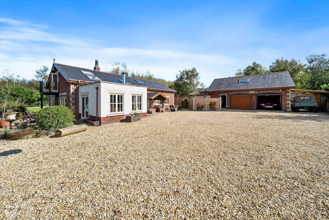 House in Lancashire, England 5 - 18124780