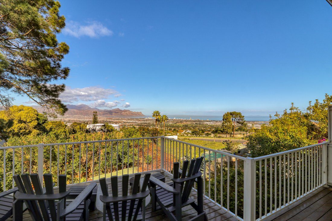 House in Greenway Rise, Helderberg, Cape Town 4 - 18120662
