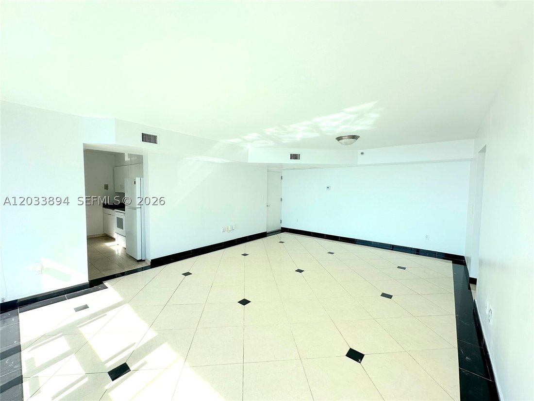 Condo in Miami Beach, Florida, United States 2 - 18123472