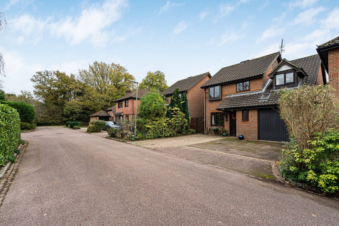 House in Horley, England 5 - 18124743