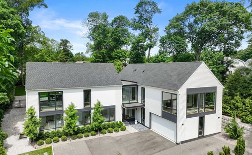 House in Newton, Massachusetts, United States 1