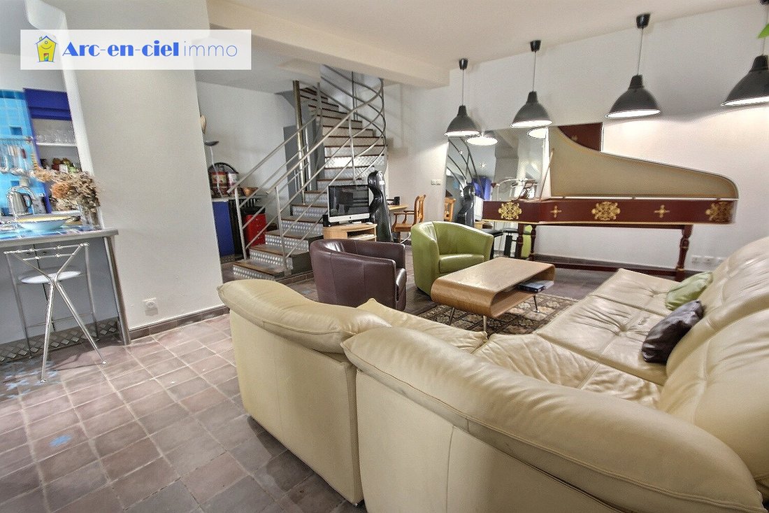 Apartment in Grange Aux Belles-Terrage, Paris 10e Arrondissement, Paris 2 - 18122392