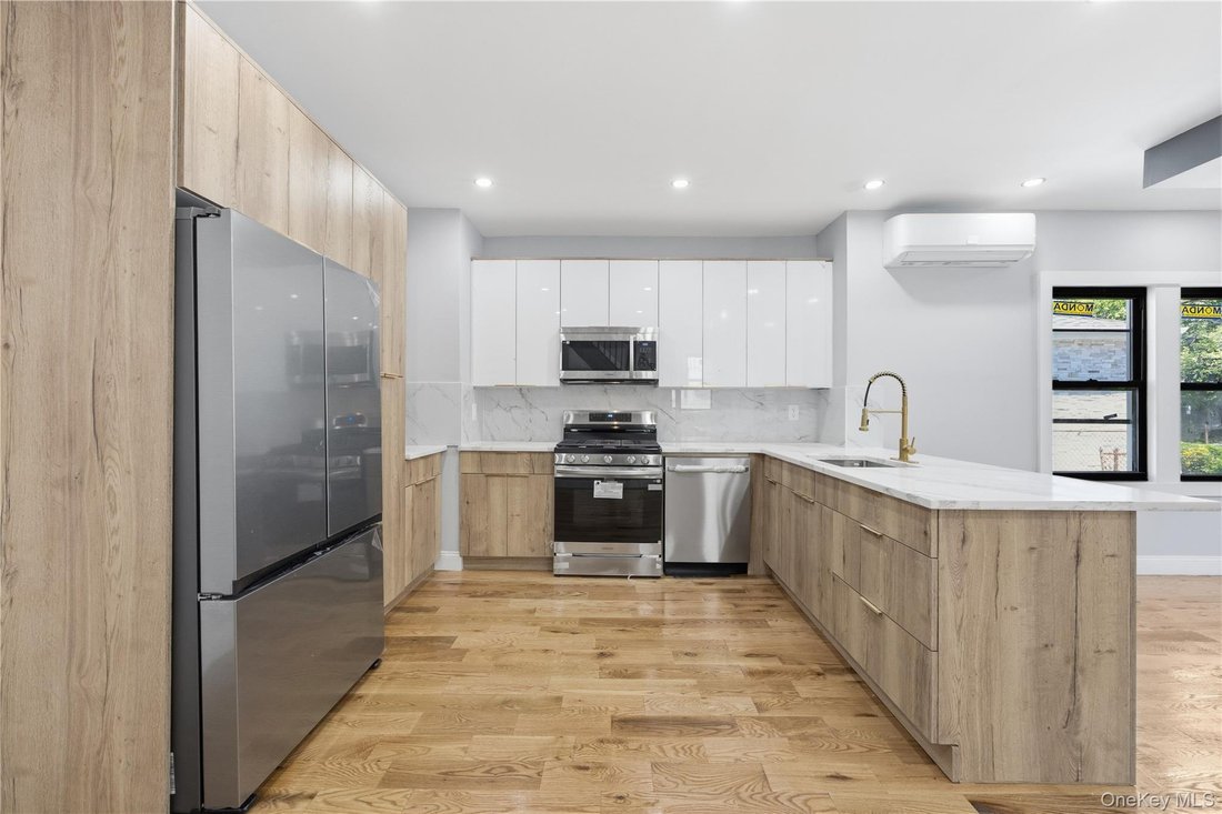 House in New York, New York, United States 4 - 18122065