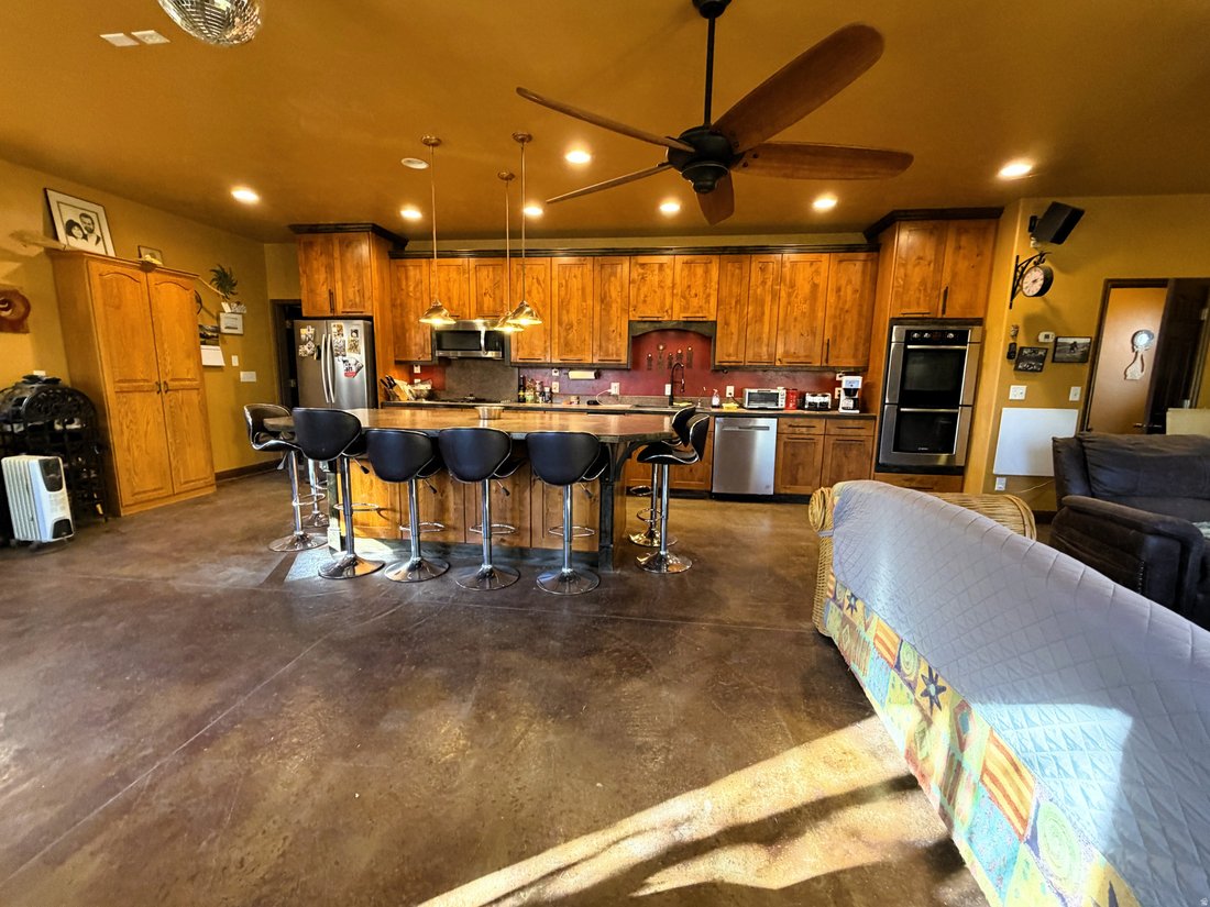 House in Torrey, Utah, United States 1 - 18121737
