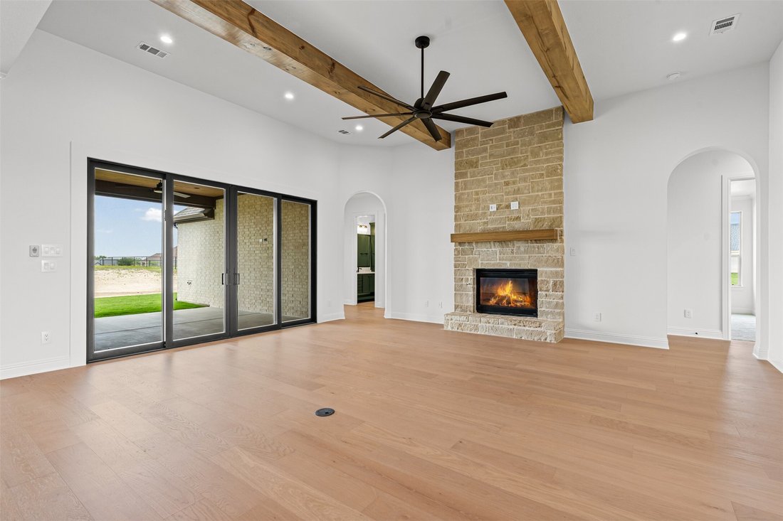 House in Granbury, Texas, United States 5 - 18085943