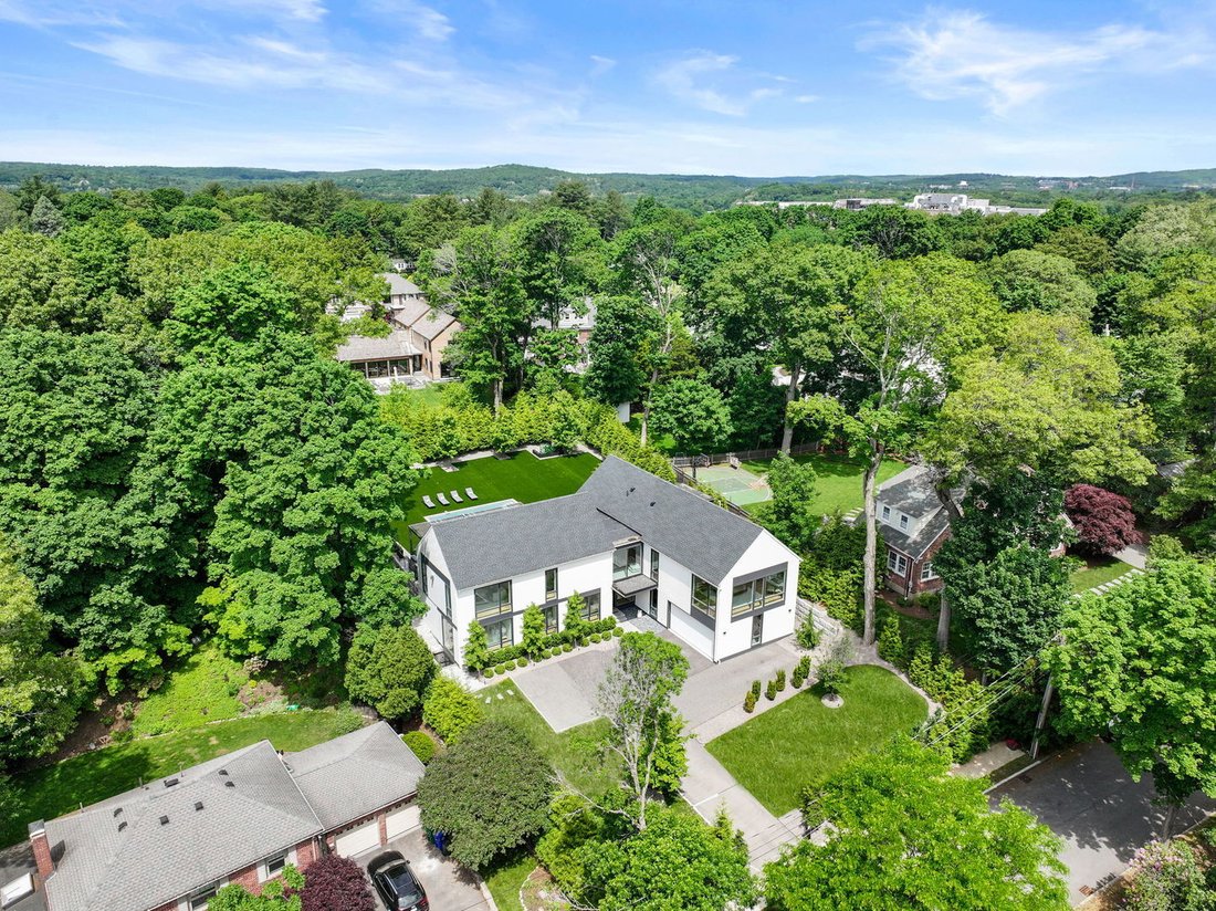 House in Newton, Massachusetts, United States 2 - 18123197