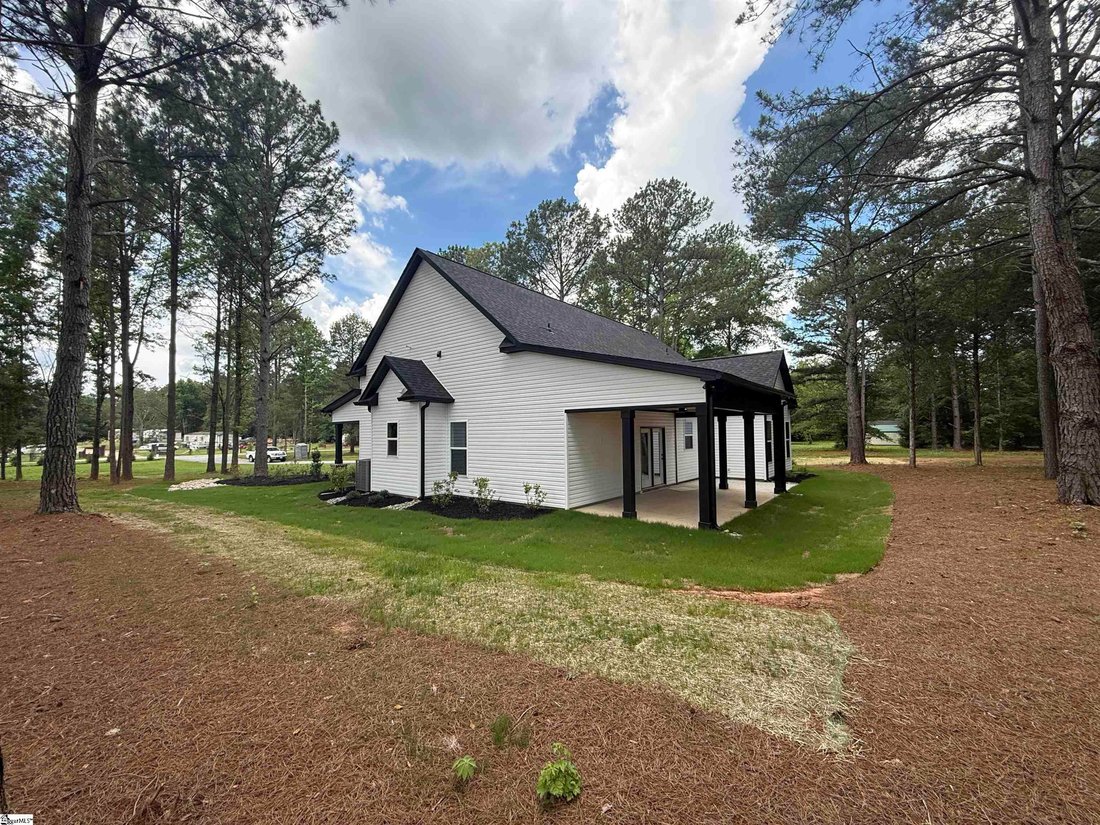 House in Gray Court, South Carolina, United States 4 - 18121376