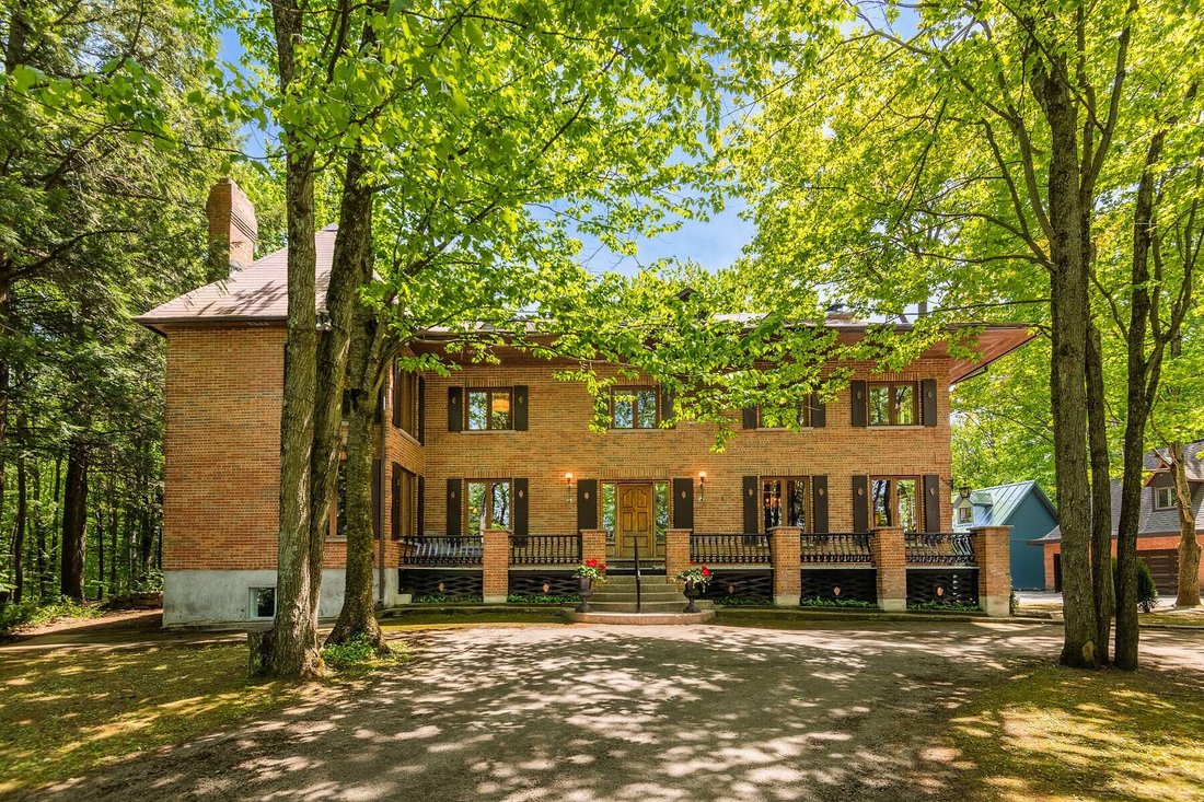 House in Sainte-Anne-des-Plaines, Quebec, Canada 1 - 18123422