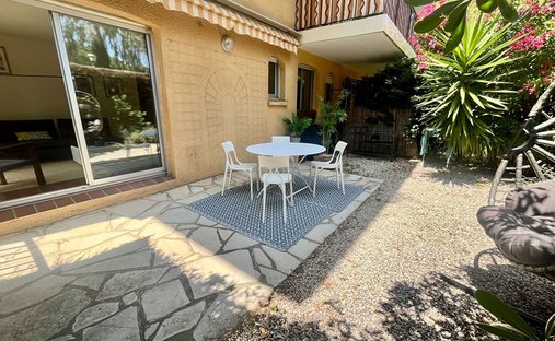 Apartment in Zone Est Diffuse, Saint-Tropez, France 1
