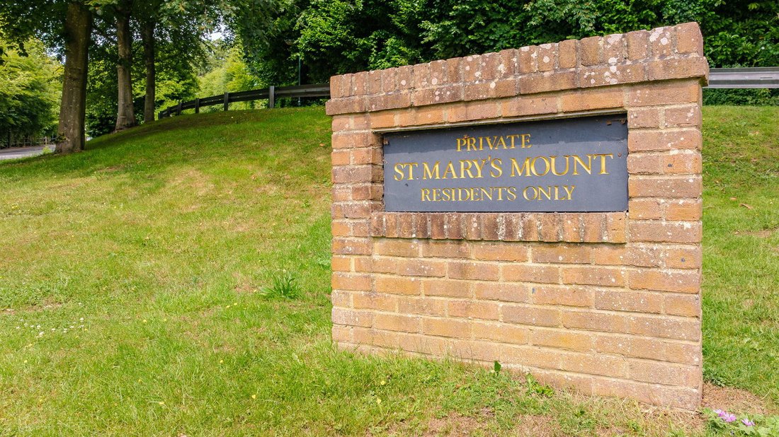 Apartment in Caterham, South Godstone, England 5 - 18124719