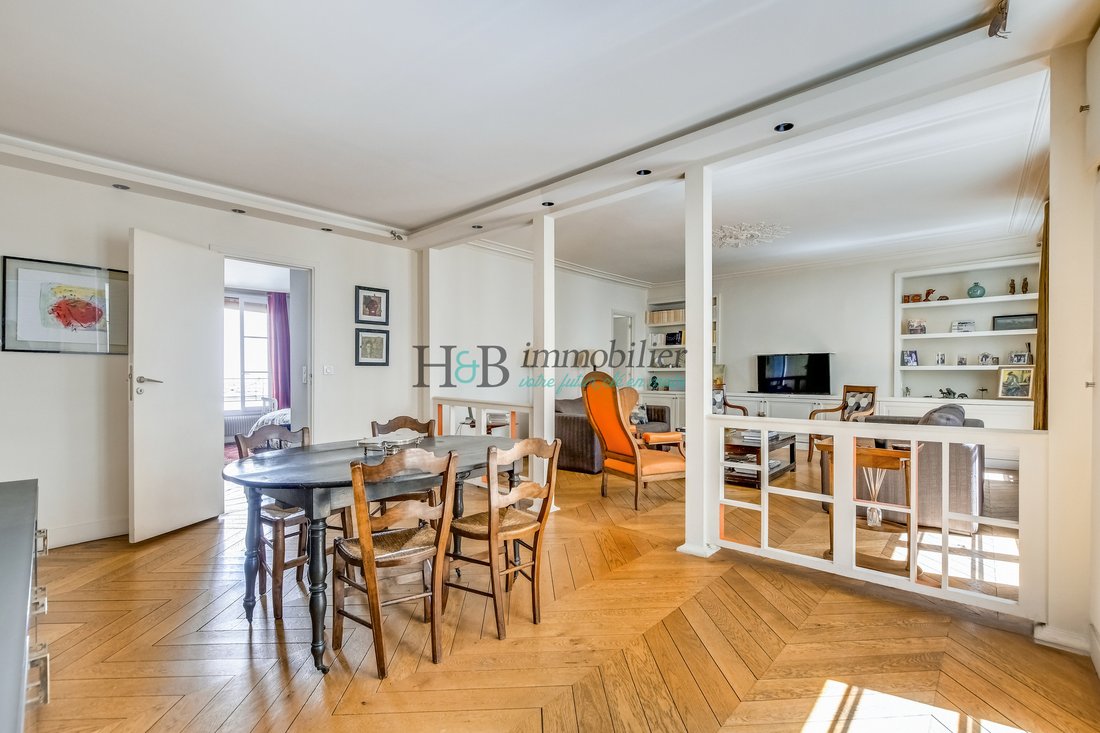 Apartment in Grange Aux Belles-Terrage, Paris 10e Arrondissement, Paris 4 - 18122257