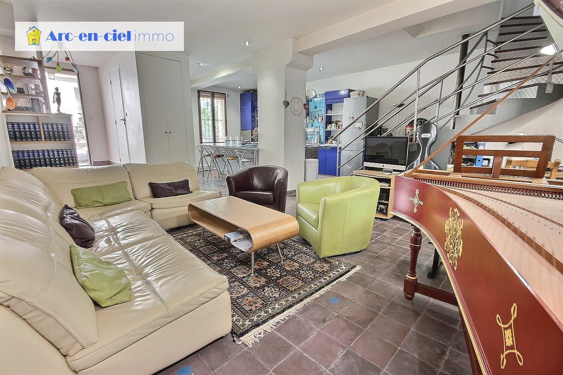 Apartment in Grange Aux Belles-Terrage, Paris 10e Arrondissement, Paris 1 - 18122392