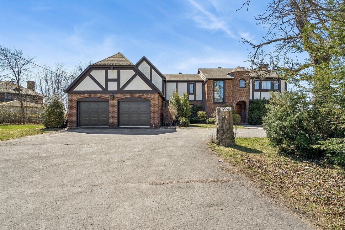 House in Beaconsfield, Quebec, Canada 3 - 18123443