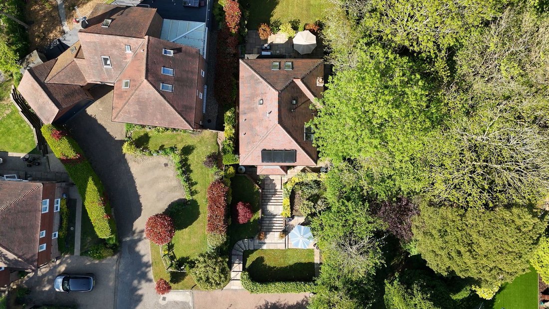 House in Warlingham, England 4 - 18124726