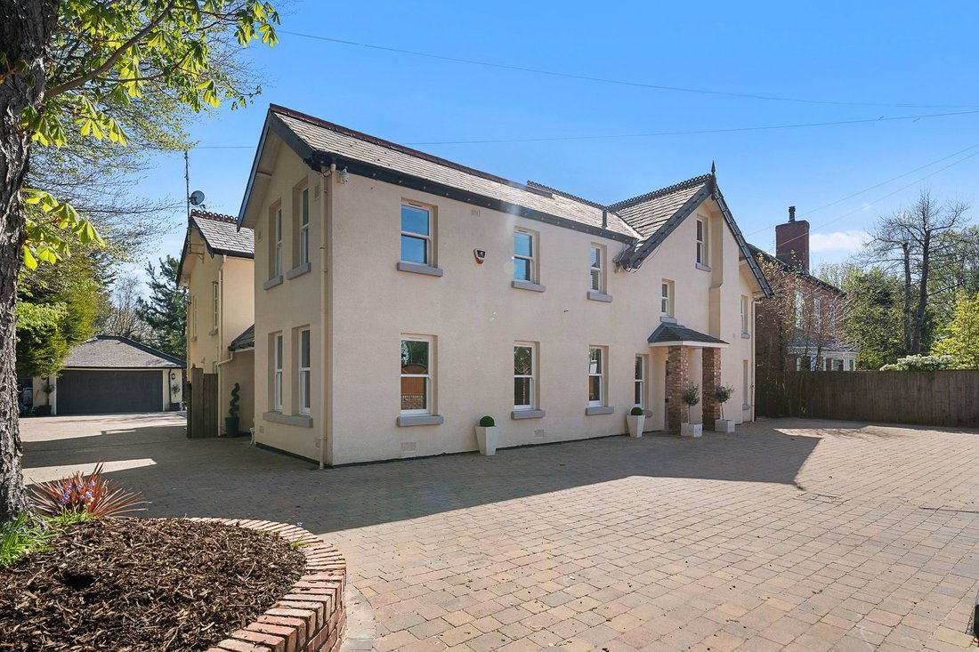 House in Holmfield Park, Formby, England 1 - 18124786