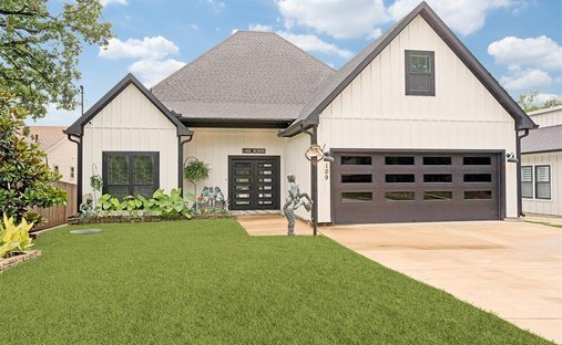 House in Gun Barrel City, Texas, United States 1
