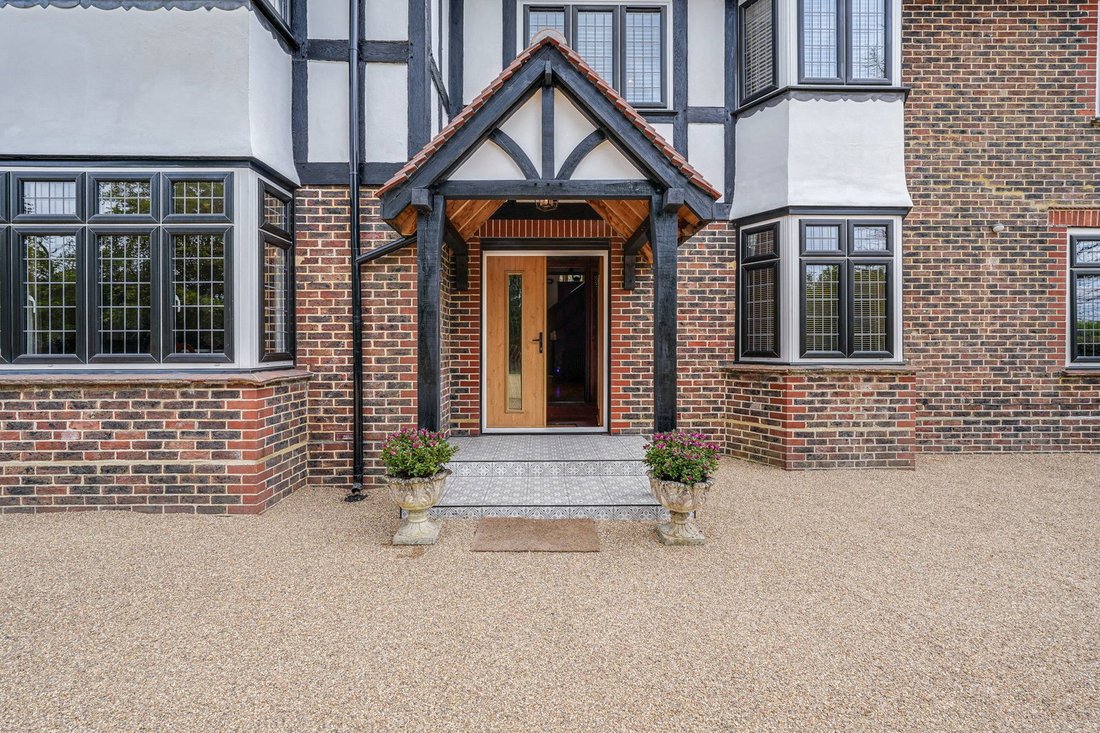 House in Saint Hill, East Grinstead, England 5 - 18124731