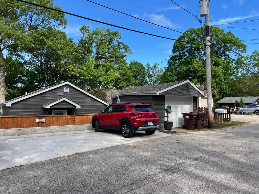 House in Johnsburg, Illinois, United States 3 - 18123205