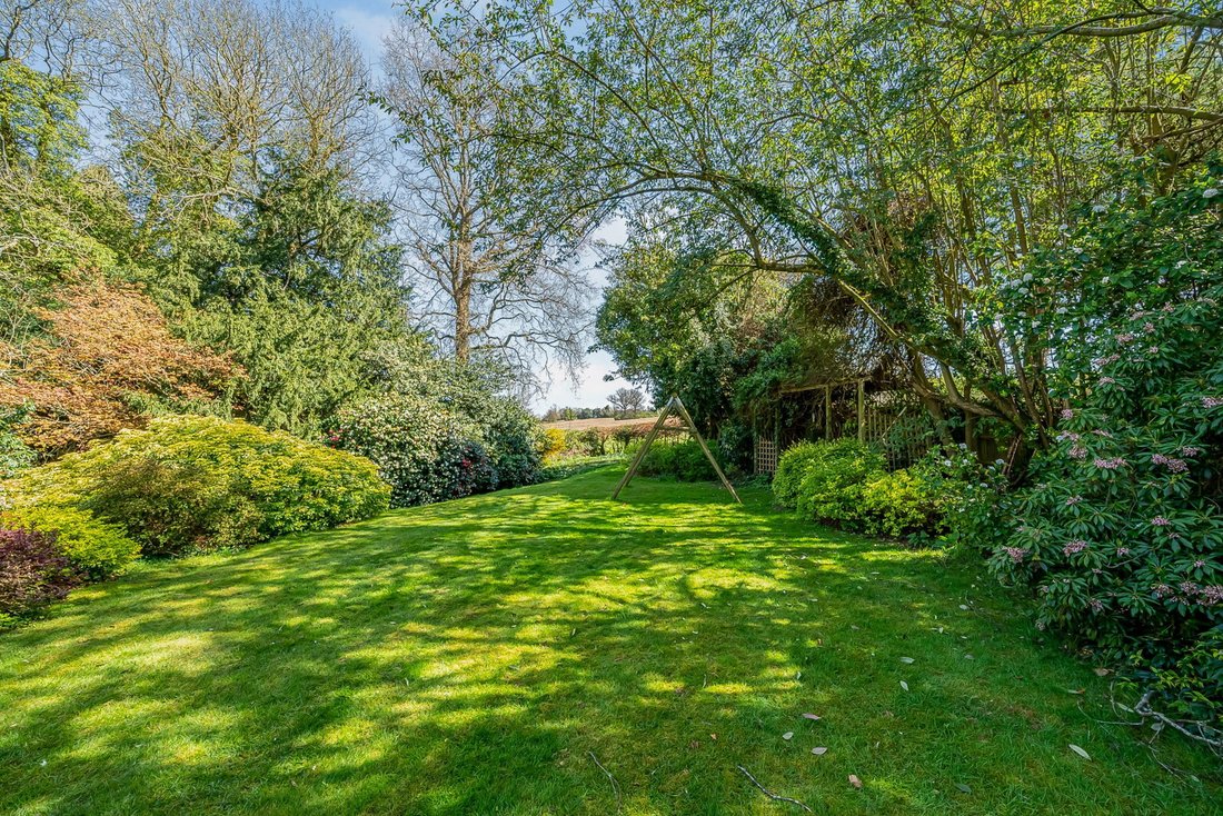 House in Bletchingley, England 2 - 18124839