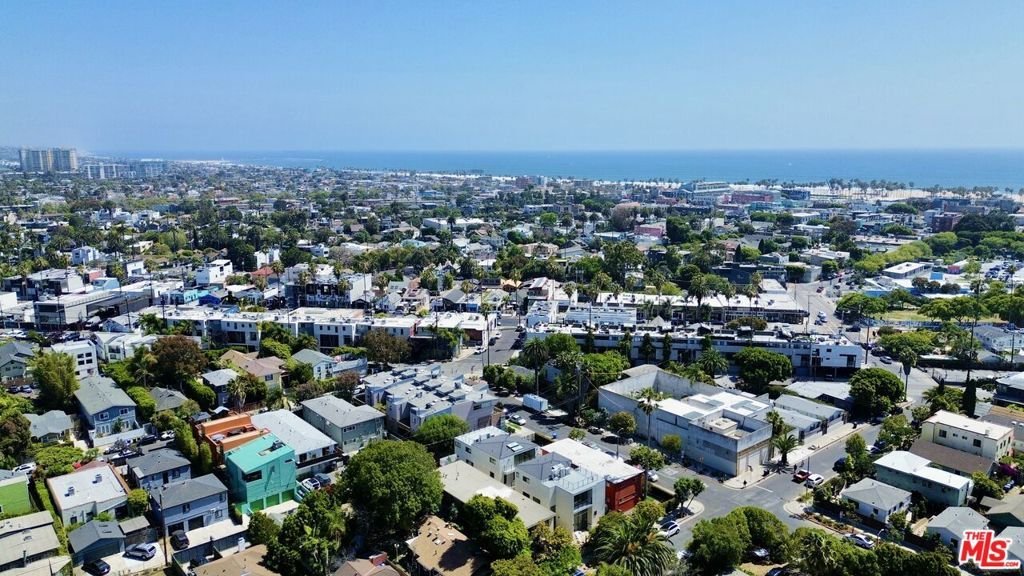 Los Angeles, California, United States 5 - 18122633