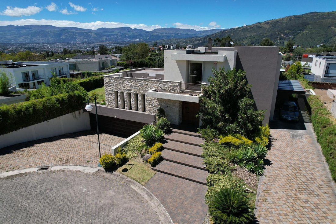 House in Quito, Pichincha, Ecuador 3 - 18120129