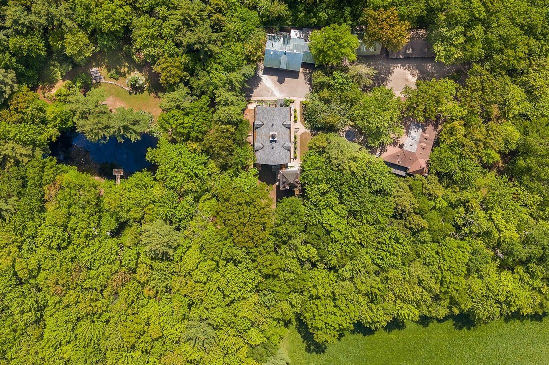 House in Sainte-Anne-des-Plaines, Quebec, Canada 3 - 18123422