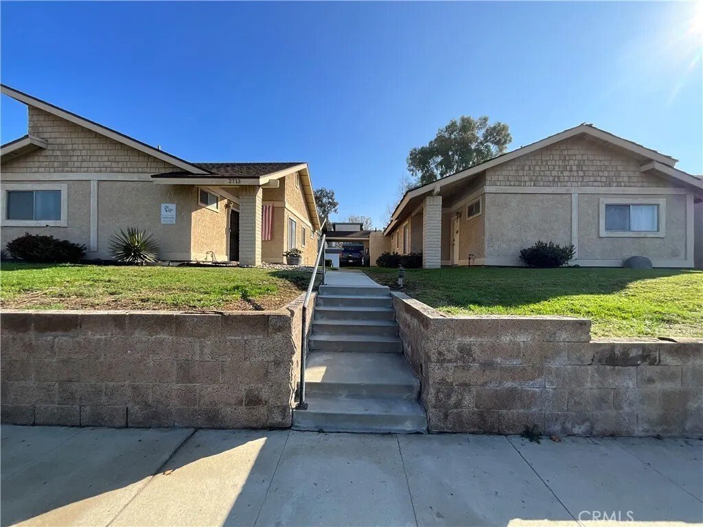Orange, California, United States 5 - 18123048