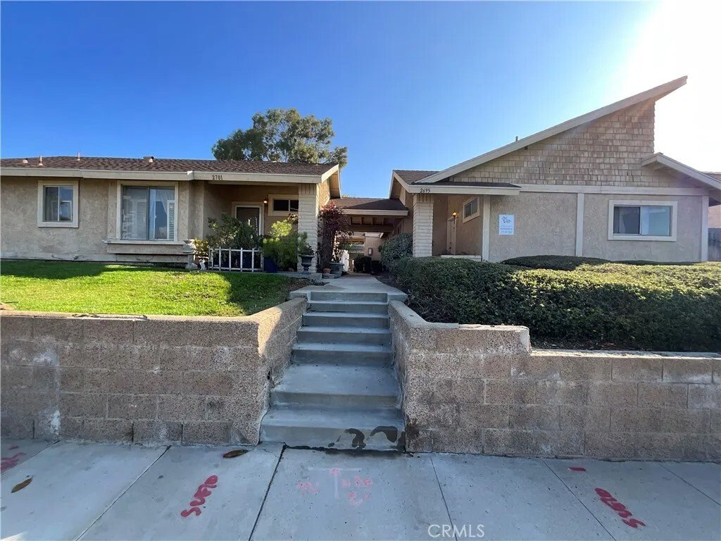 Orange, California, United States 1 - 18123061