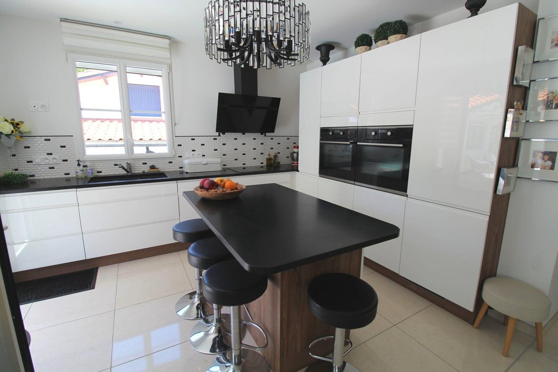 House in Saint-Palais-sur-Mer, Nouvelle-Aquitaine, France 3 - 18124693