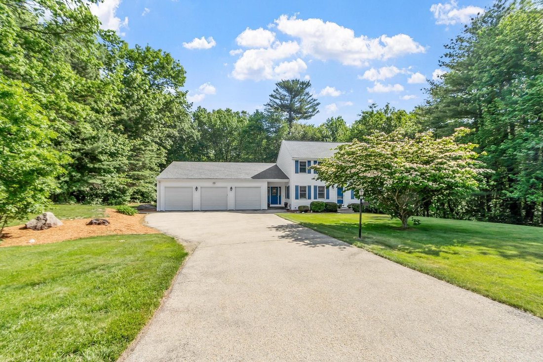 House in Tyngsborough, Massachusetts, United States 2 - 18120407