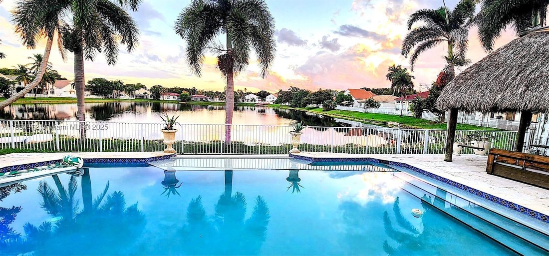House in Hollywood, Florida, United States 3 - 16637235